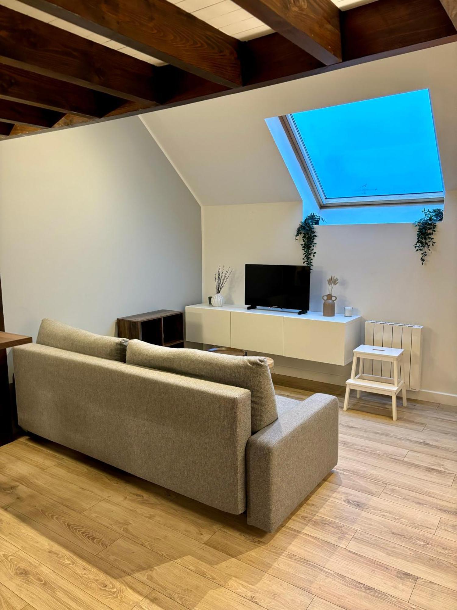 Le Petit Jardin, Proche Gare, Hyper Centre Apartment Cambrai Exterior foto