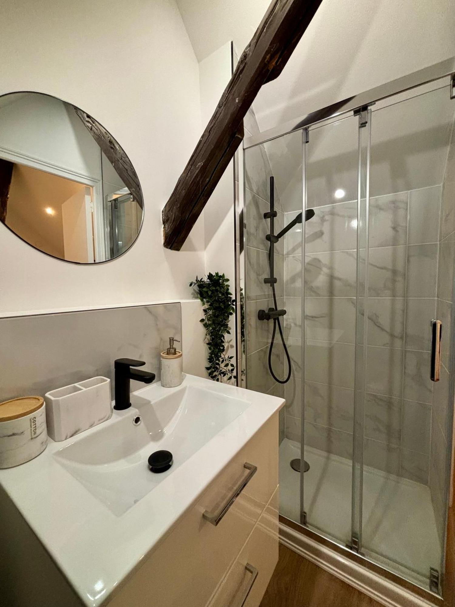 Le Petit Jardin, Proche Gare, Hyper Centre Apartment Cambrai Exterior foto